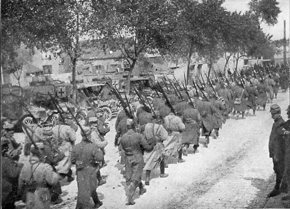 german soldiers ww1 marching